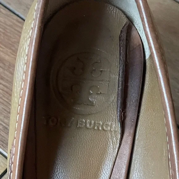 Tory Burch Aaden Logo Mid Heel Pumps Tan Brown Patent Leather Size 7.5 - Picture 6 of 15